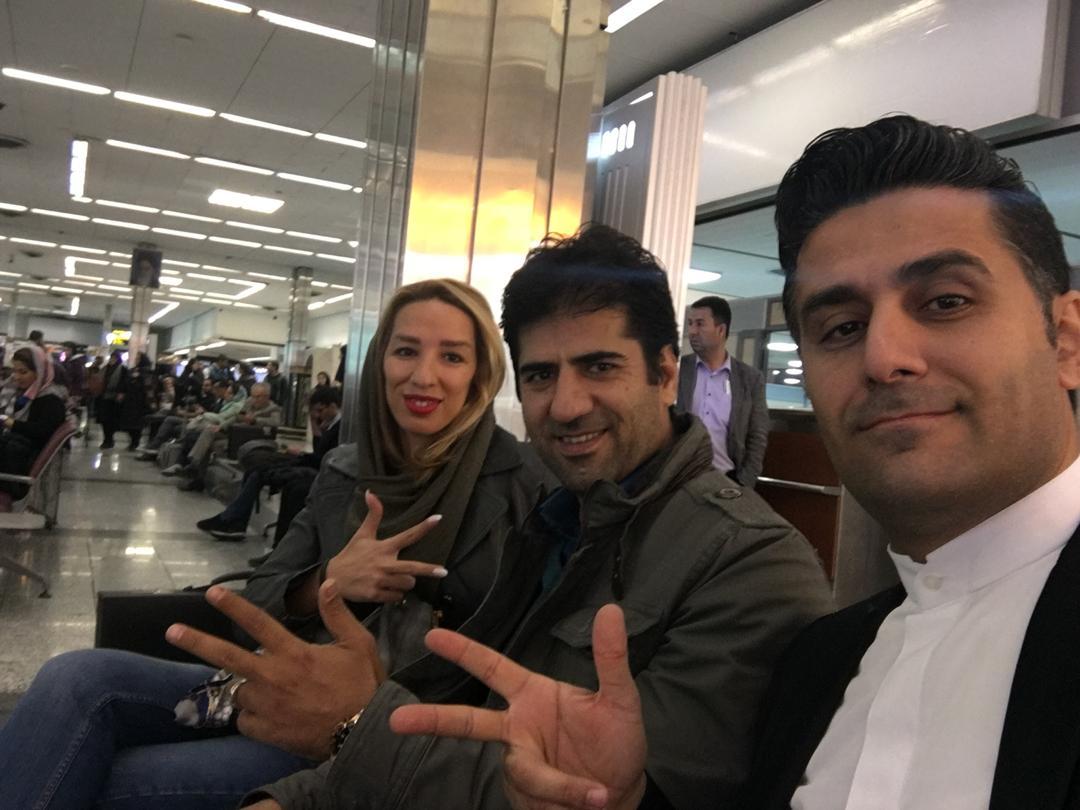 لیدر محمد شاکری و خانم جلالی در فرودگاه به سمت اهواز